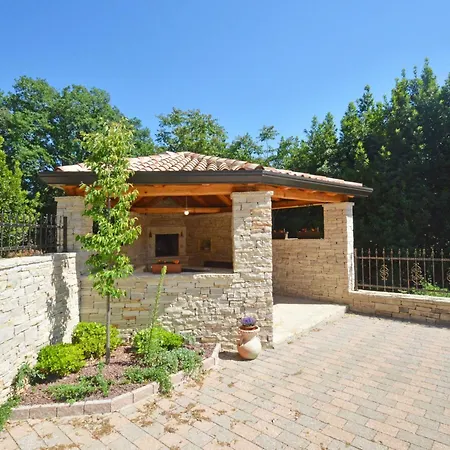 Elia-1 * Savudrija